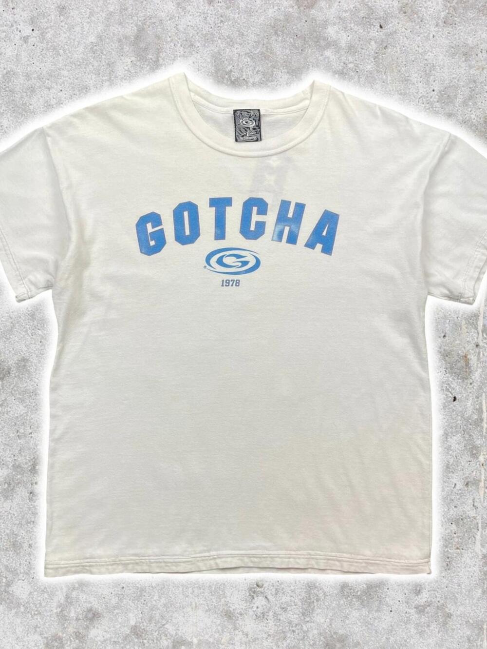 2000's Gotcha Spellout Graphic Tailored T-Shirt